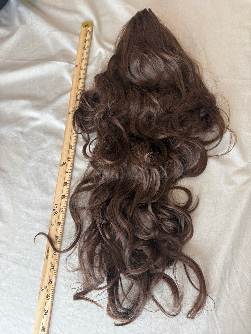 LuxWave Brown Wavy Clip-In Hair Extension - Voluminous Natural Brown